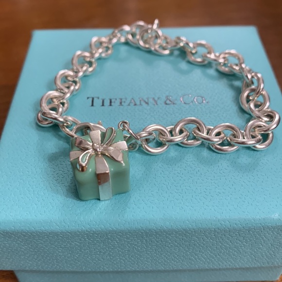 Tiffany & Co box charm with bracelet - Picture 3 of 5